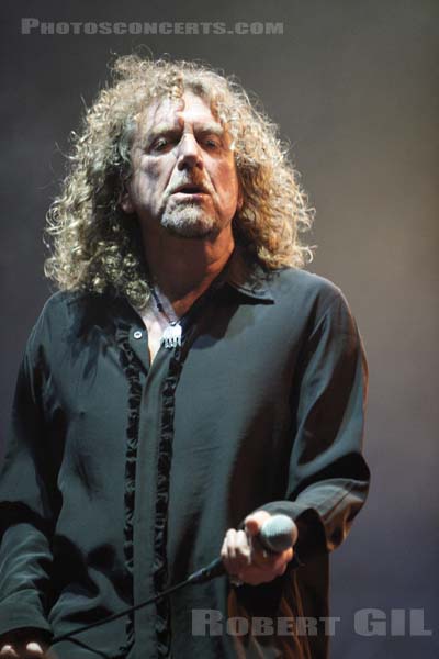 ROBERT PLANT - 2005-08-26 - SAINT CLOUD - Domaine National - Scene de la Cascade - Robert Anthony Plant